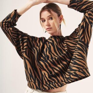 Chic Zebra Print Long Sleeve Top